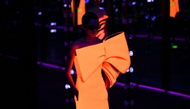 Paris Fashion Week autunno inverno 2019/2020: immagine di copertina su moda, stile e tendenze contemporanee